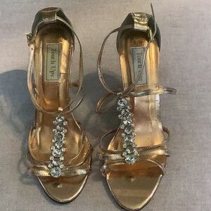 NWOT Touch Ups heels